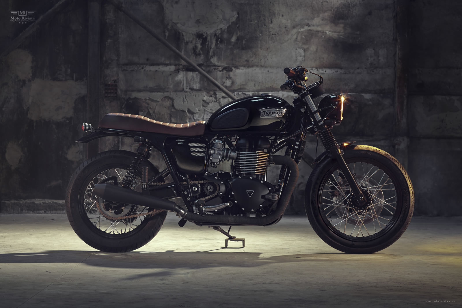 Triumph-Bonneville-T100-Custom-by-Bunker-Custom-Cycles-4